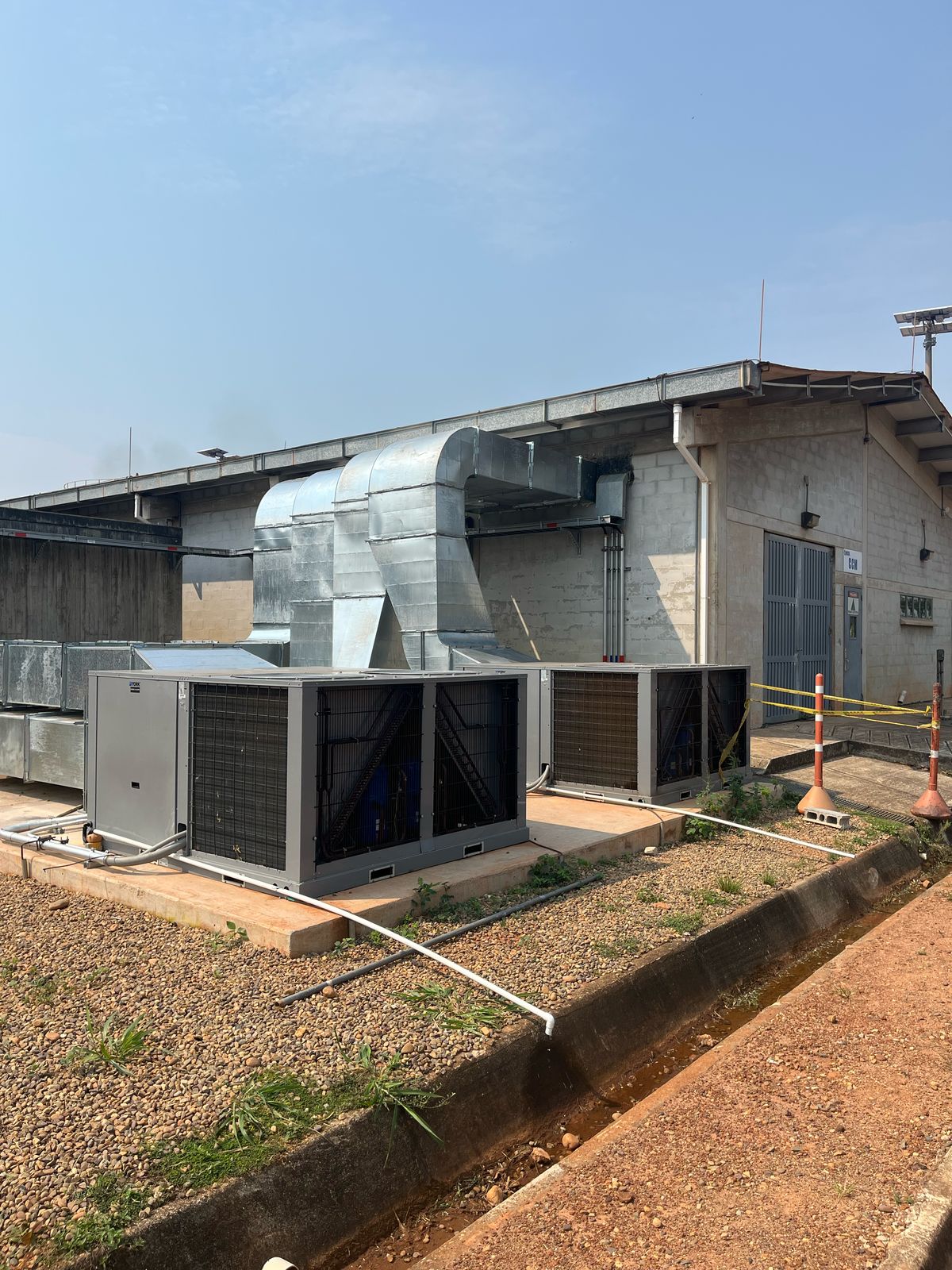 CCM Hocol – Climatización de Sala Técnica Industrial